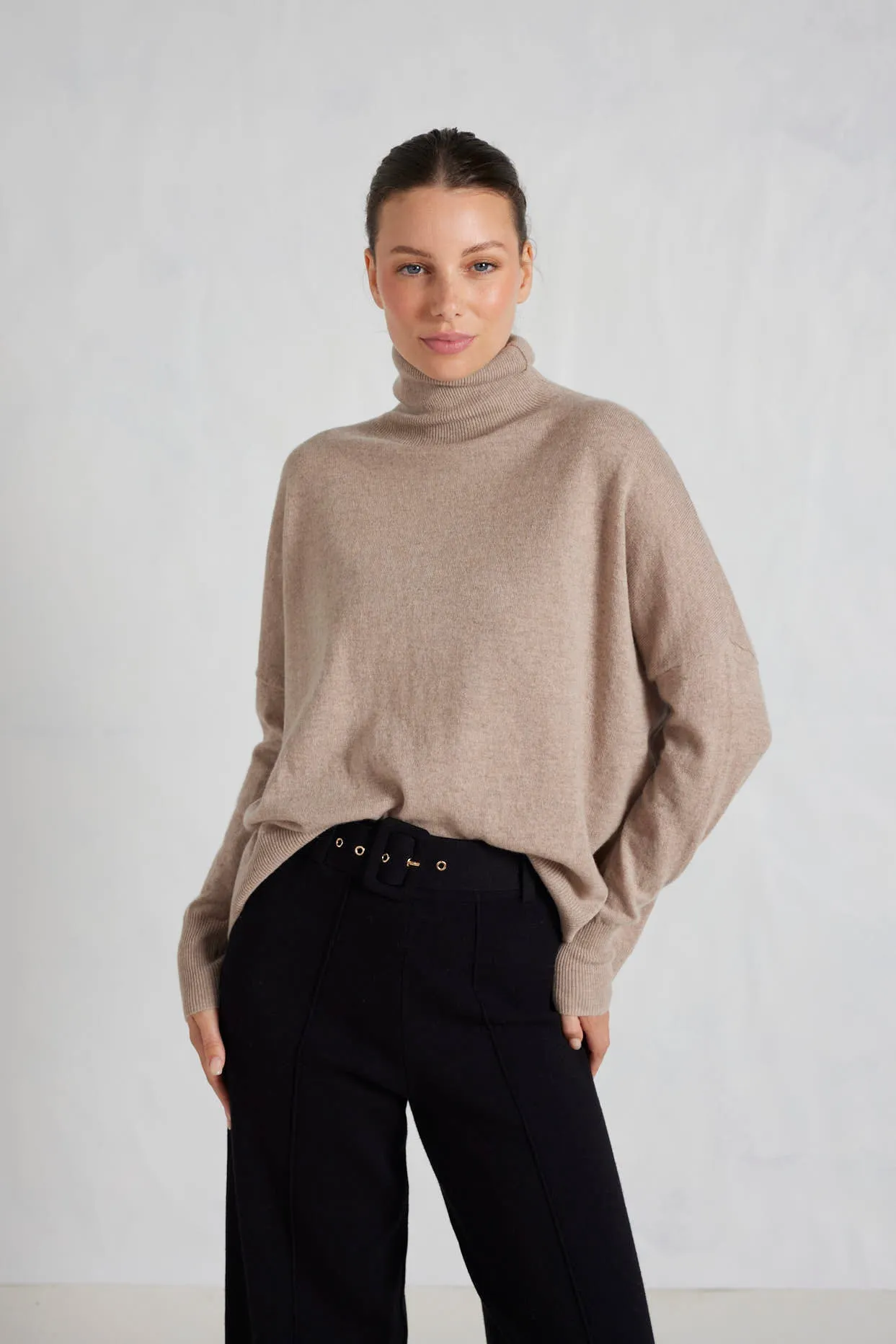 A Polo Bay Cashmere Sweater in Cobblestone