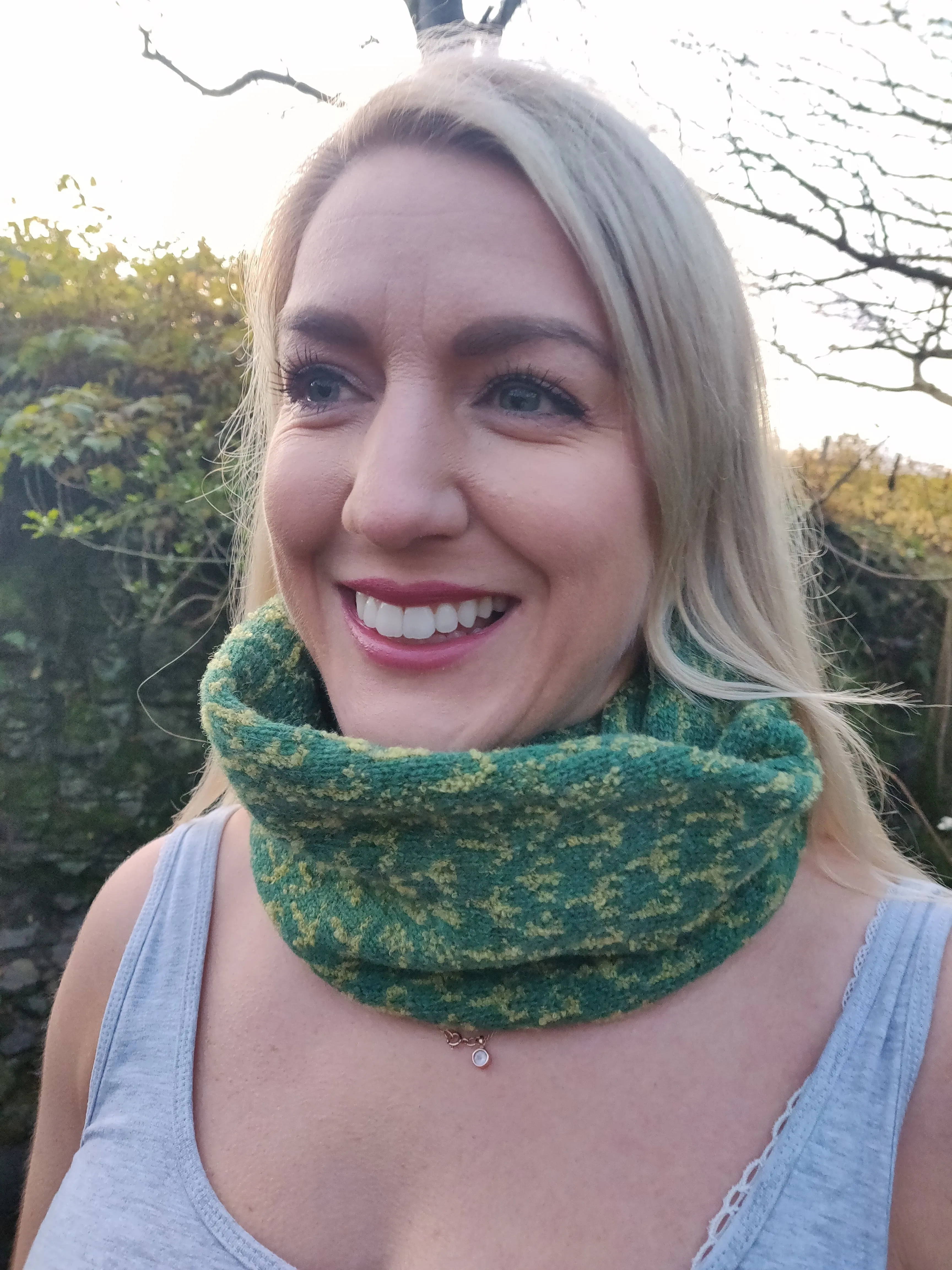 Annie Glue Green/Pale Green Runic Design Snood