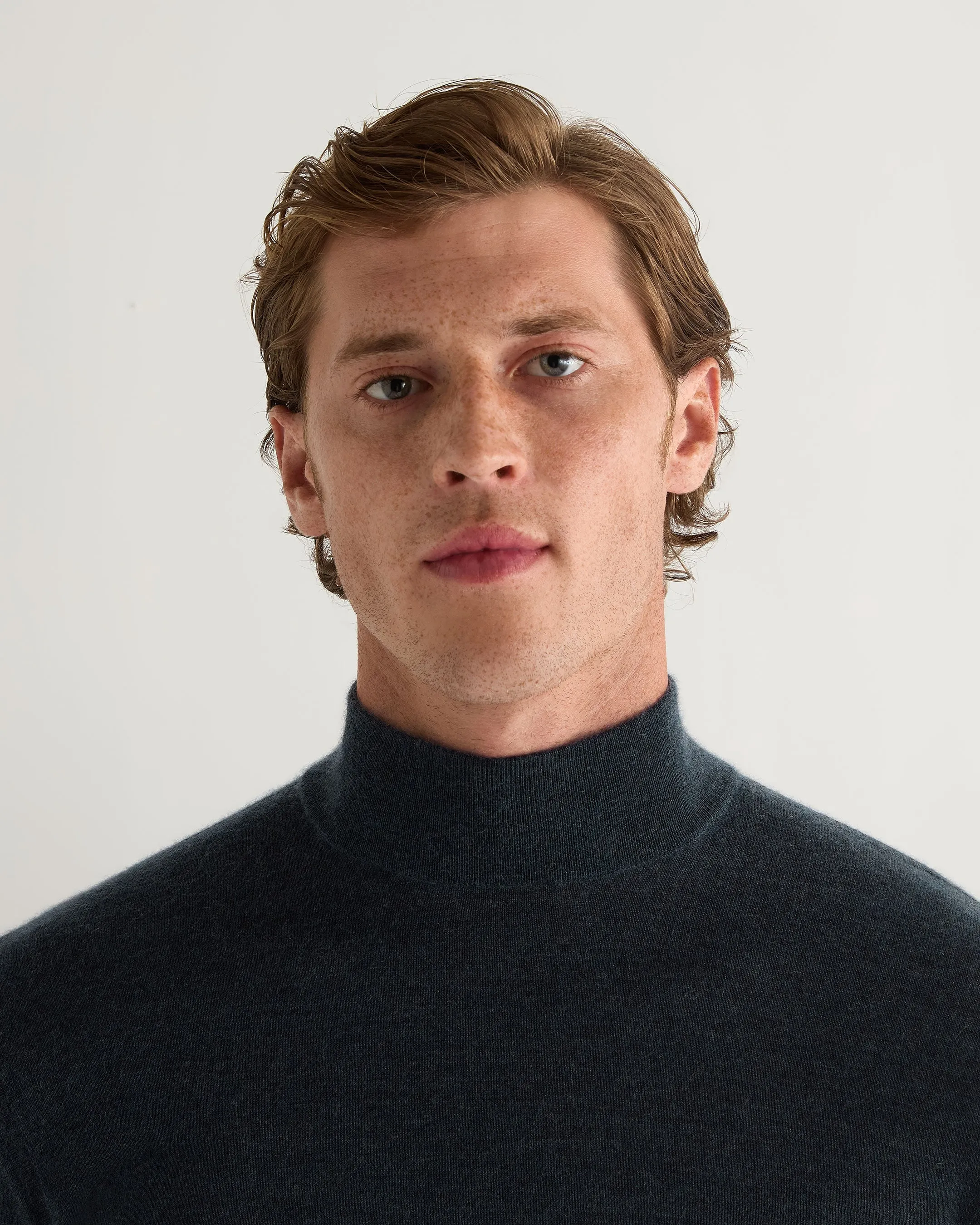 Men's Fine Gauge Cashmere Turtle Neck Sweater Azurine Blue