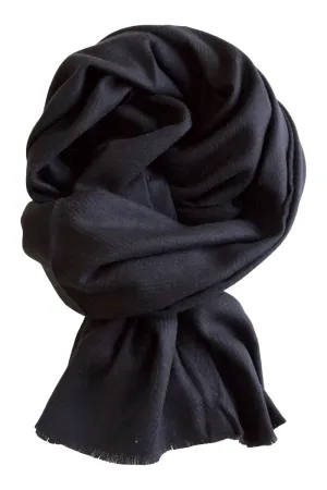 Wool scarf in herringbone - black